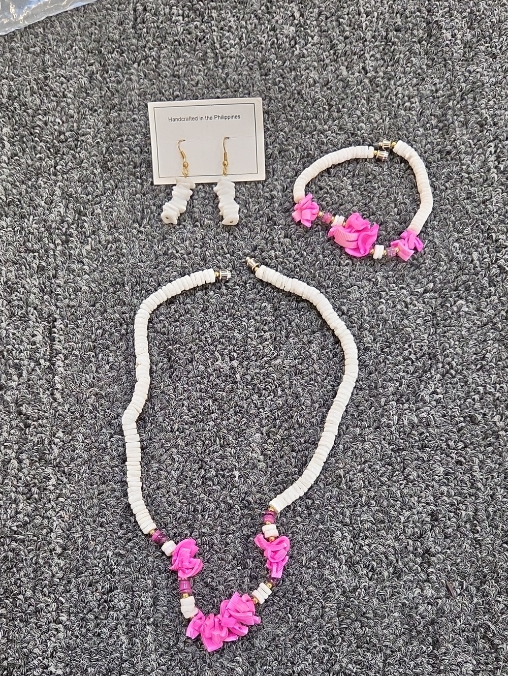 Women's White & Pink Bead Necklace, Earrings and Bracelet Set